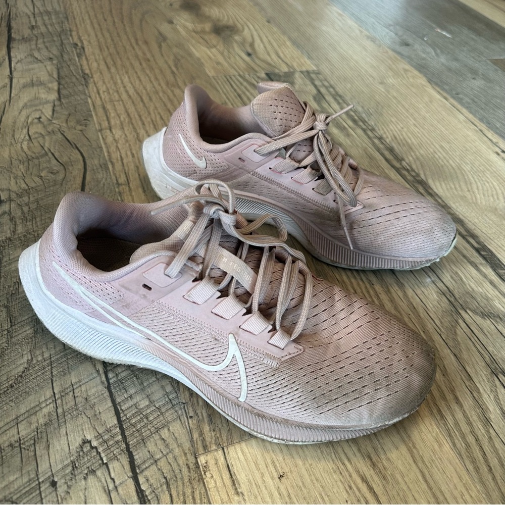 Well Worn Nike Women’s Athletic Running Sneakers - Dusty Pink White